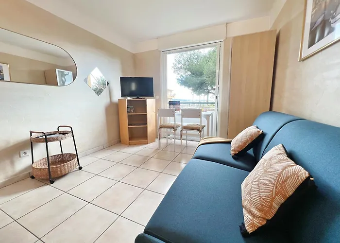 Sanary, Studio Vue Mer, A Deux Pas Des Plages Et Du Centre Ville