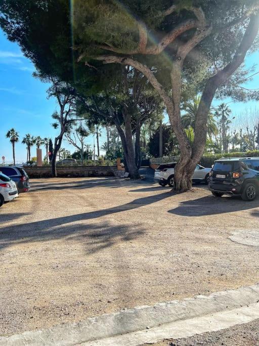Sanary, Vue Mer, A Deux Pas Des Plages Et Du Centre *