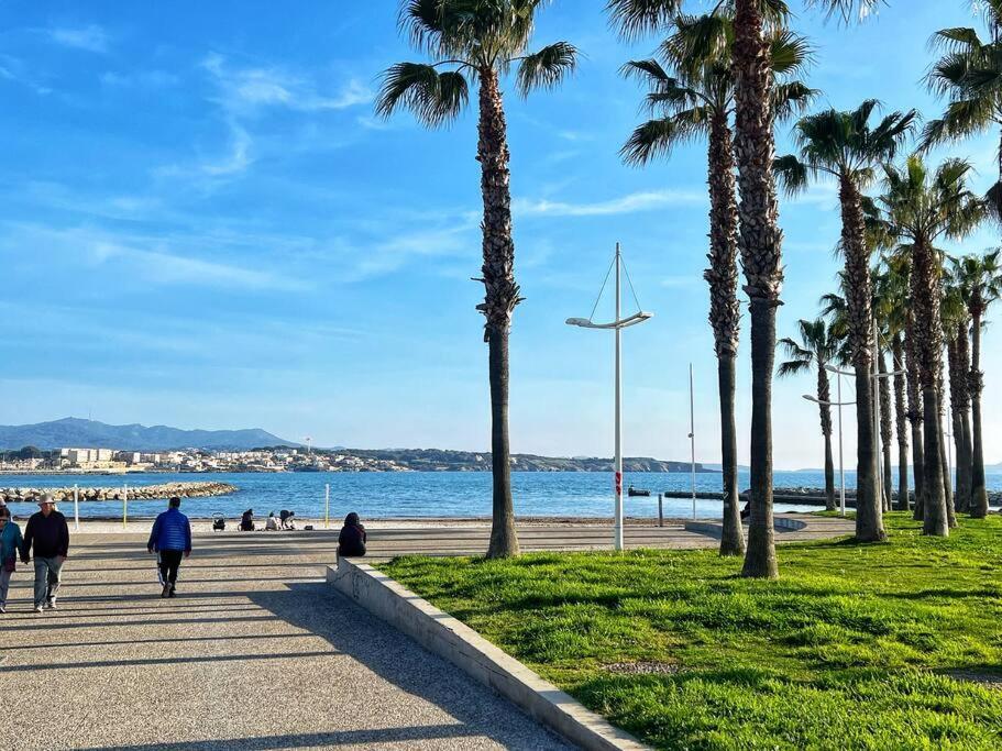 Apartment Sanary, Vue Mer, A Deux Pas Des Plages Et Du Centre