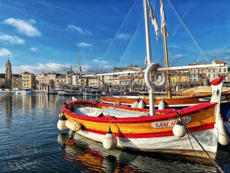 Sanary, Vue Mer, A Deux Pas Des Plages Et Du Centre *