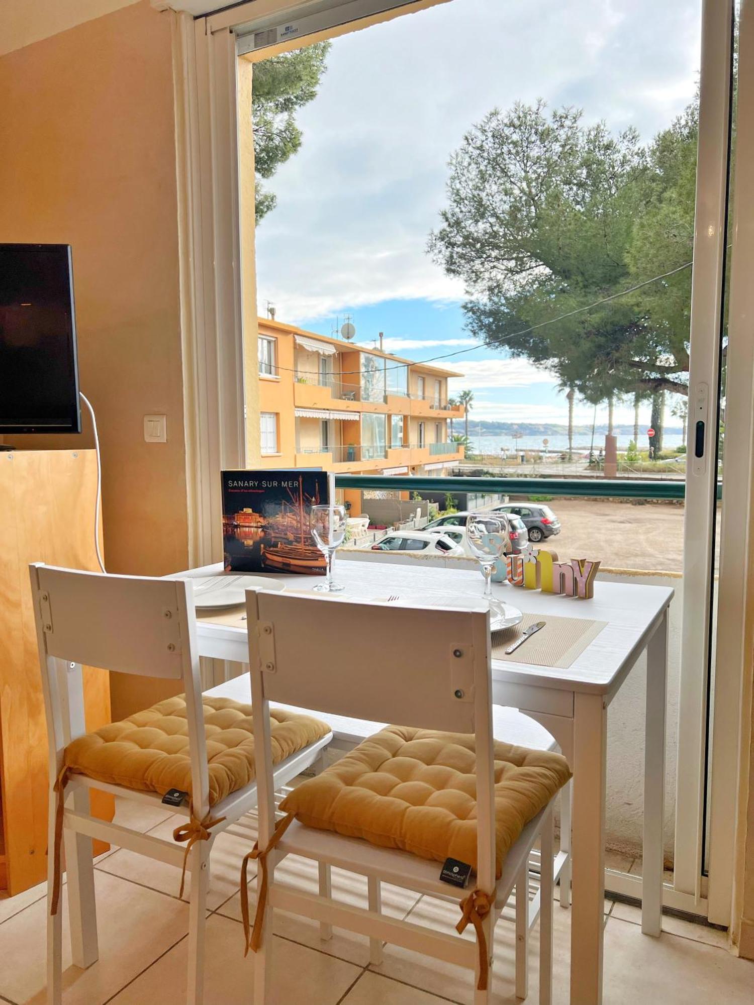 Apartment Sanary, Vue Mer, A Deux Pas Des Plages Et Du Centre *